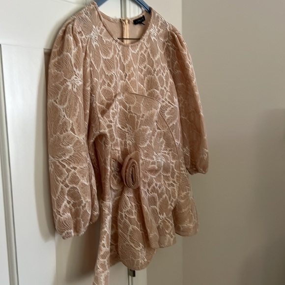 Brand new dressy, lace, cream CQ by CQ blouse in size medium. - Picture 3 of 3
